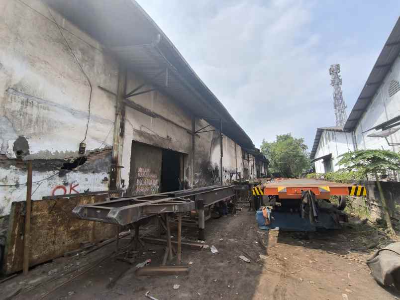 dijual ruko gudang kantor jalan raya margomulyo