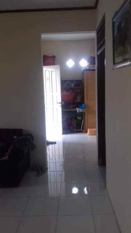 dijual rumah 2 lantai di sawah baru ciputat