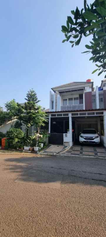 dijual rumah 78 jalan boulevard