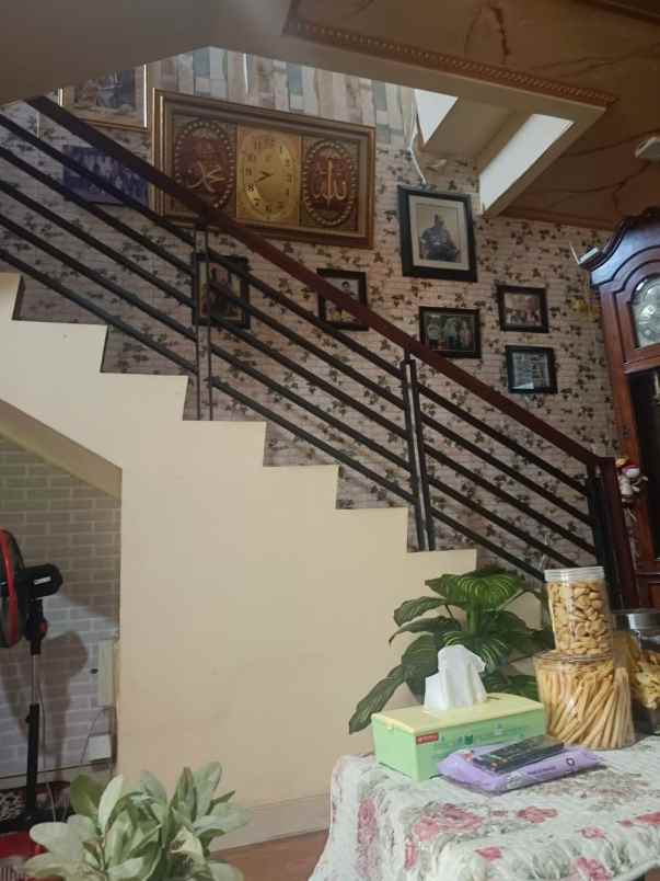 dijual rumah 78 jalan boulevard