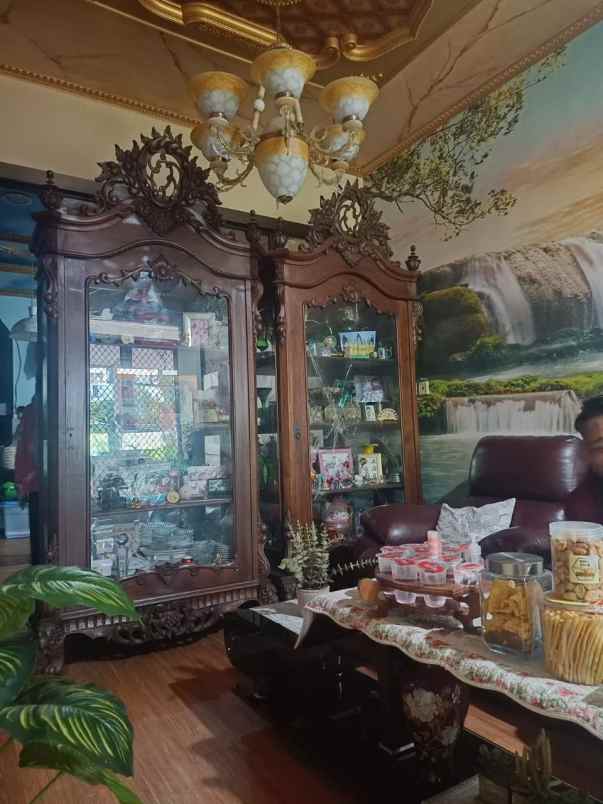 dijual rumah 78 jalan boulevard