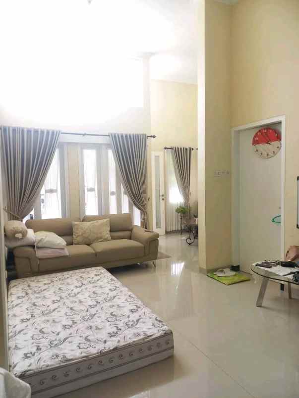 dijual rumah alam nirwana residence