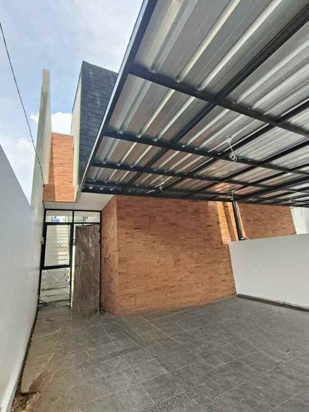 dijual rumah arcamanik endah selangkah