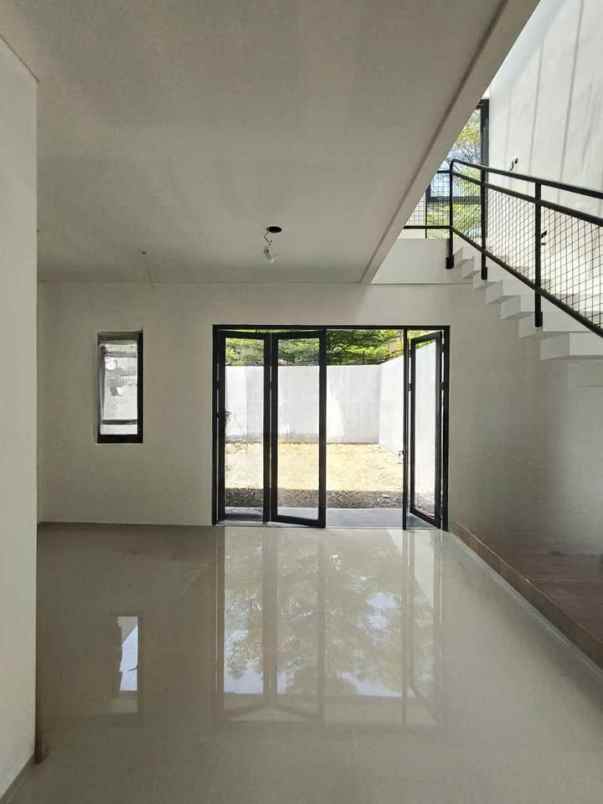 dijual rumah arcamanik endah selangkah