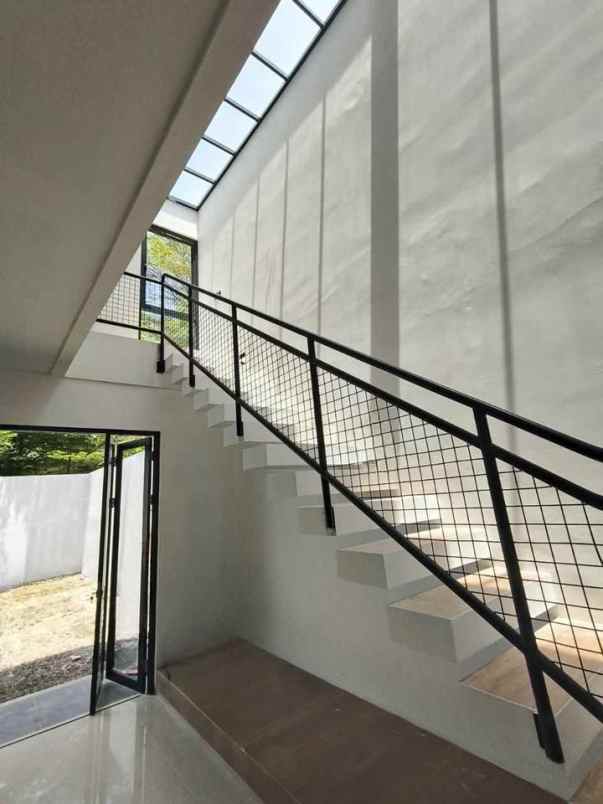 dijual rumah arcamanik endah selangkah