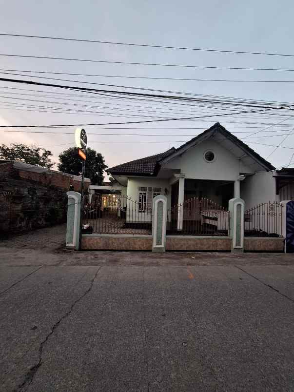 dijual rumah area karawang timur nego