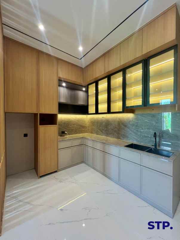 dijual rumah babatan pantai