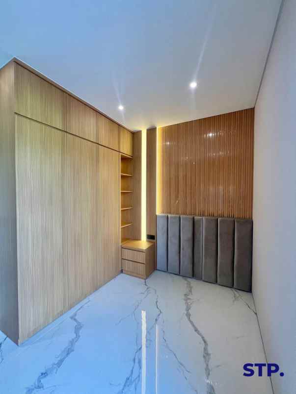 dijual rumah babatan pantai