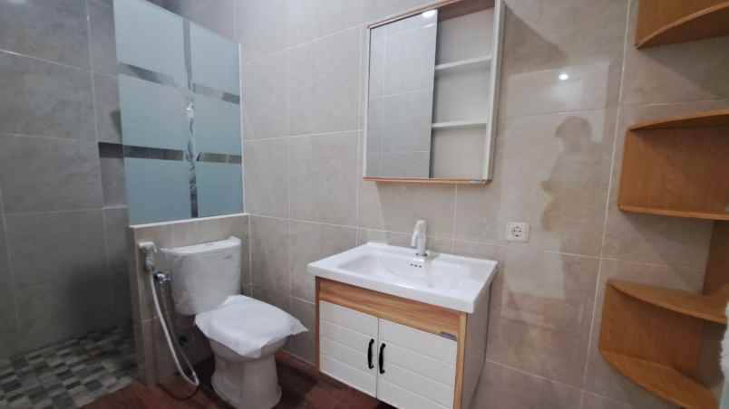 dijual rumah babatan pantai