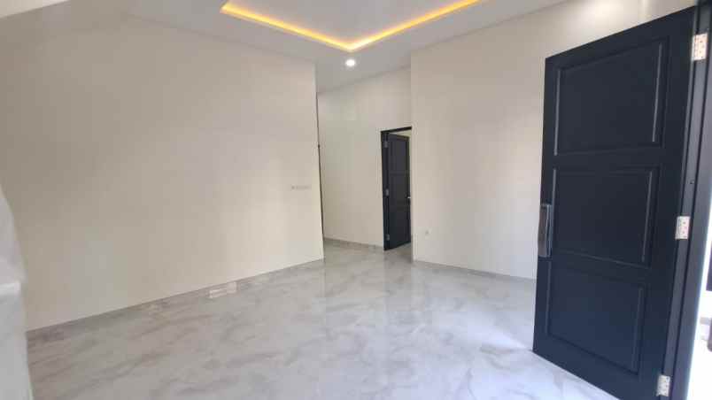 dijual rumah babatan pantai