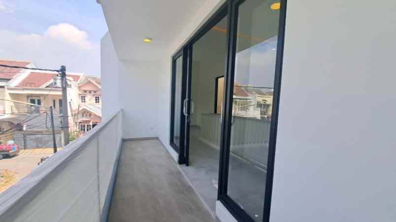 dijual rumah babatan pantai