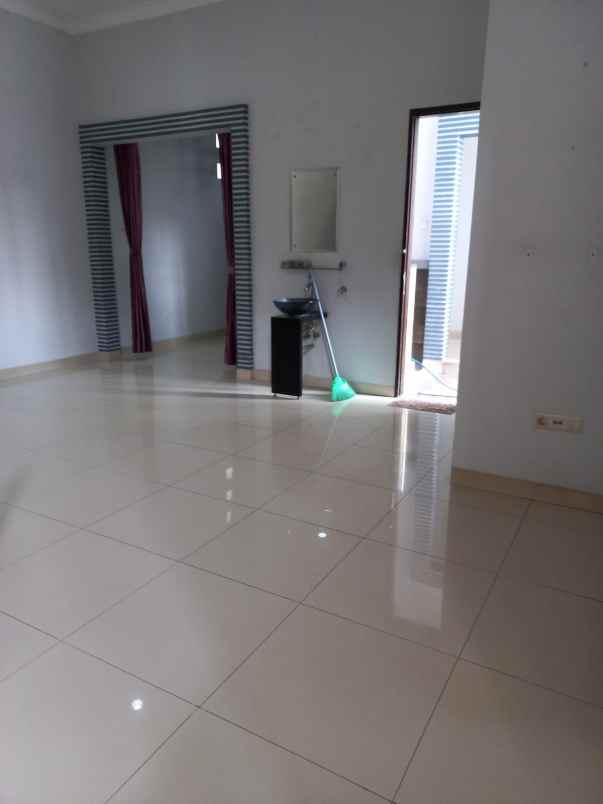 dijual rumah bagus di villa mutiara