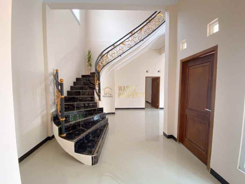 dijual rumah banguntapan bantul