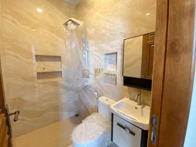 dijual rumah banyuraden