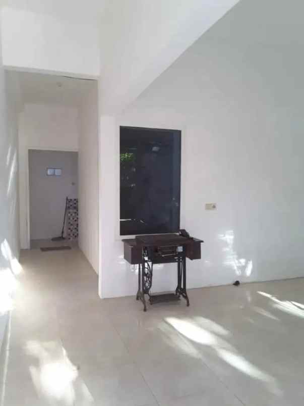 dijual rumah barata jaya