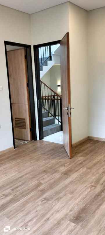 dijual rumah baru 3 lantai dijagakarsa jakarta selatan