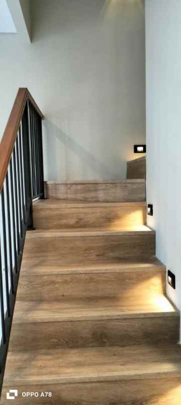 dijual rumah baru 3 lantai dijagakarsa jakarta selatan