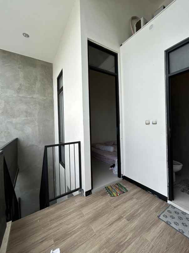 dijual rumah baru araya malang