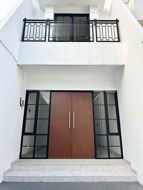 dijual rumah baru kelapa dua