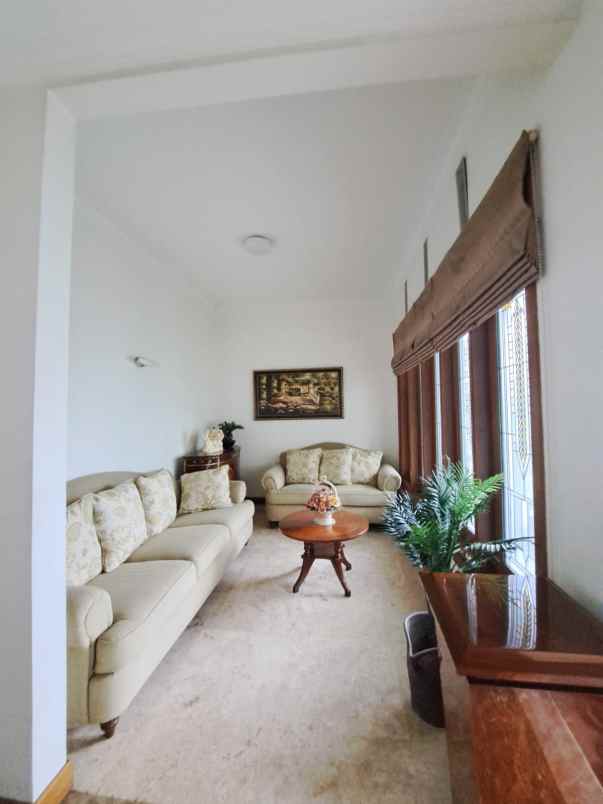 dijual rumah batununggal elok buahbatu