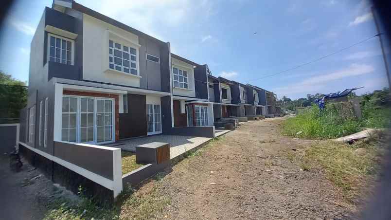 dijual rumah bedahan sawangan depok
