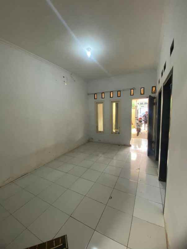 dijual rumah bedahan sawangan depok