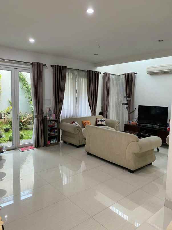 dijual rumah boulevard di citra gran cibubur