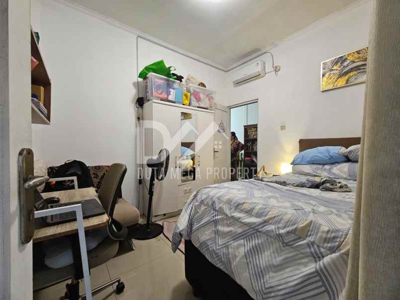 dijual rumah boulevard graha raya