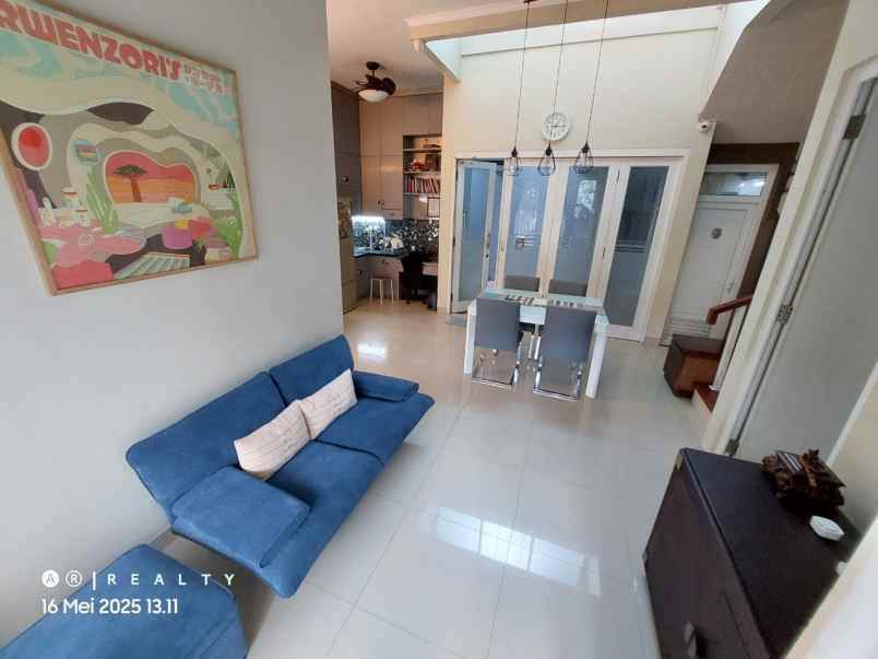 dijual rumah cigadung dago bandung