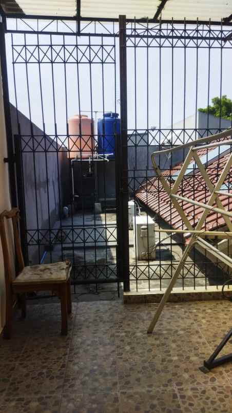 dijual rumah cikoko