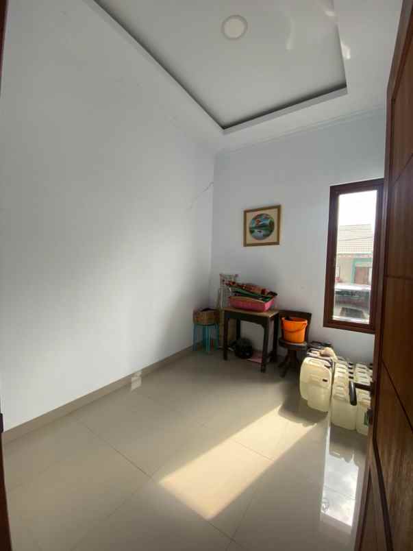 dijual rumah cimpaeun tapos depok