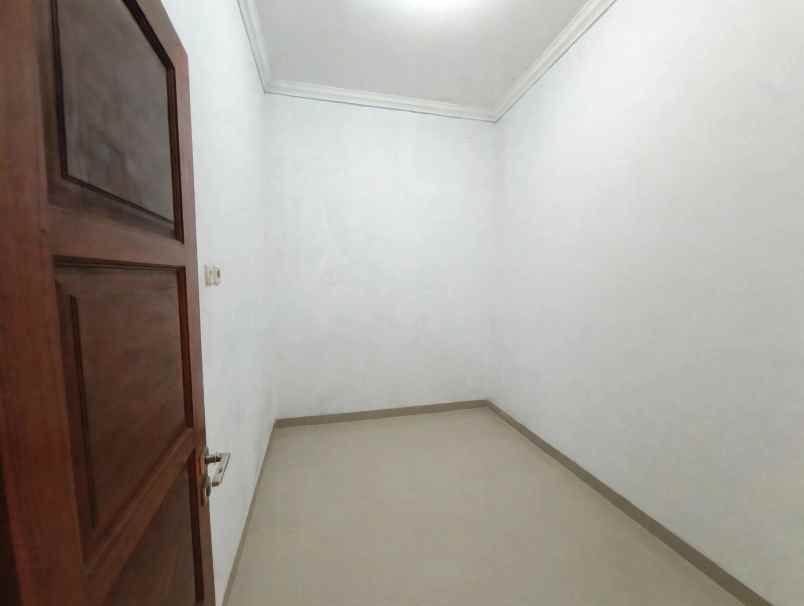 dijual rumah cipayung jakarta timur