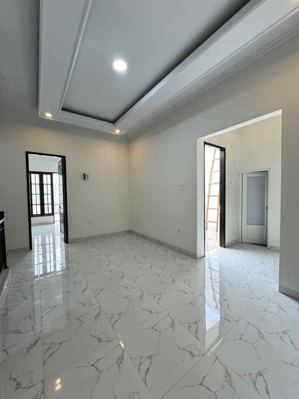 dijual rumah cipedak jagakarsa
