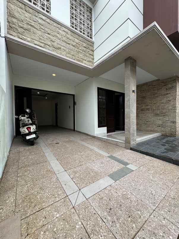 dijual rumah cipedak jagakarsa