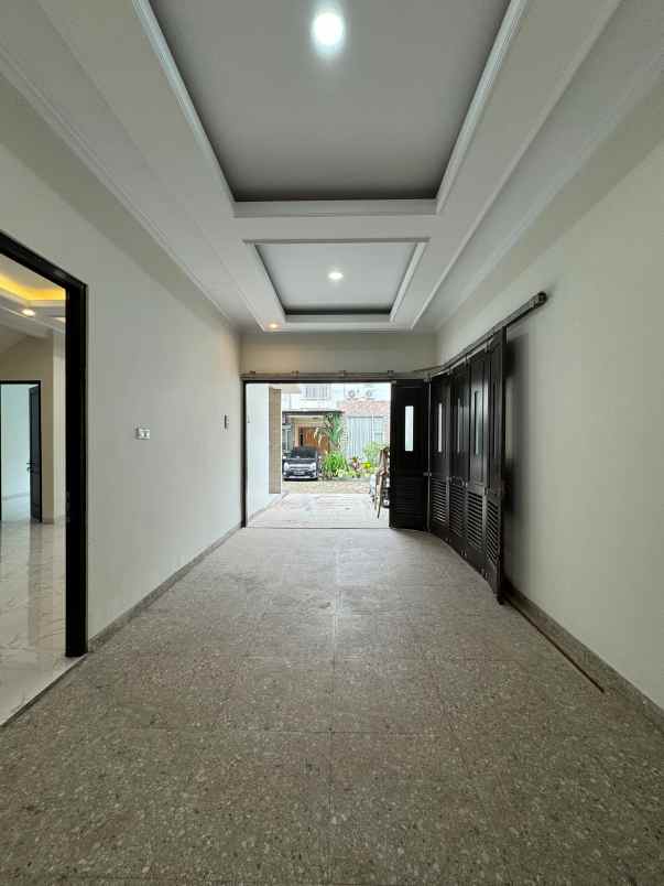 dijual rumah cipedak jagakarsa