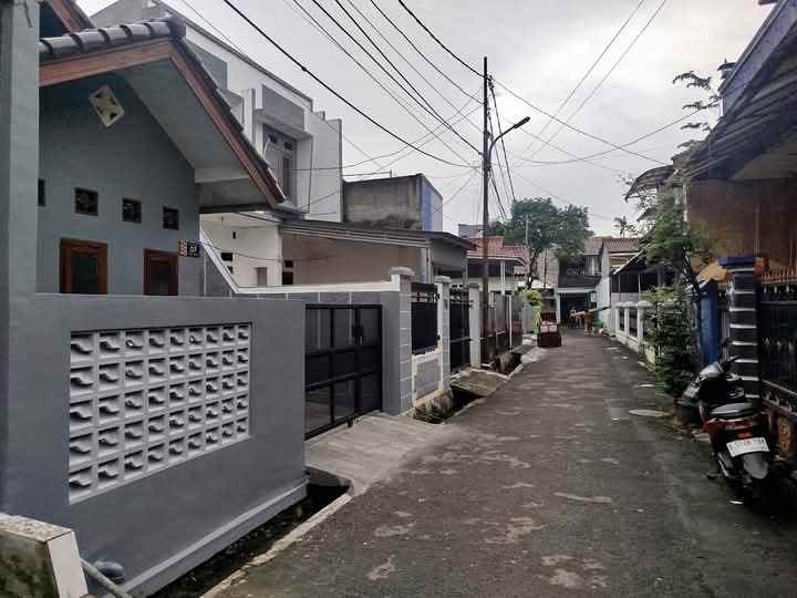 dijual rumah ciracas