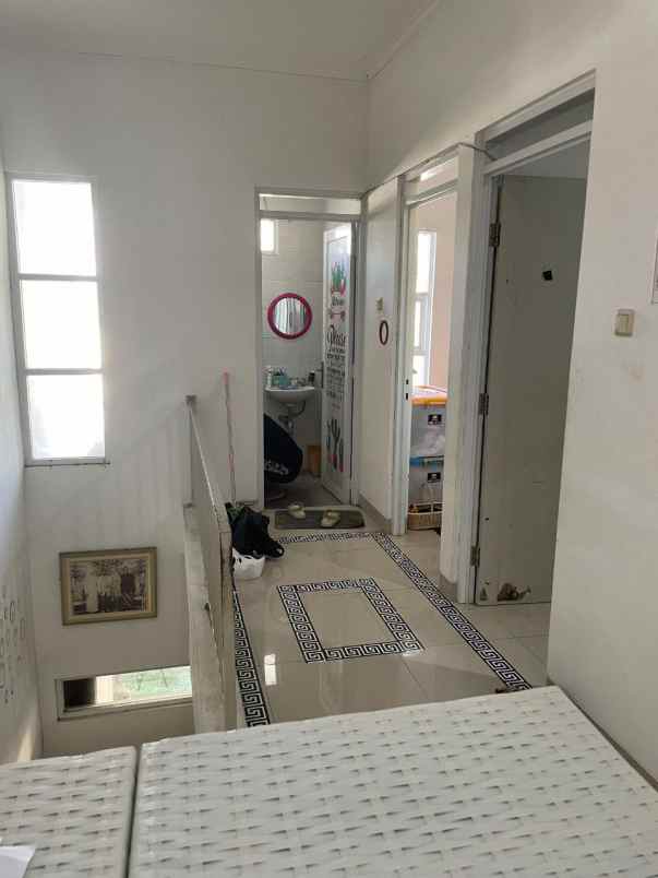 dijual rumah cisaraten kulon