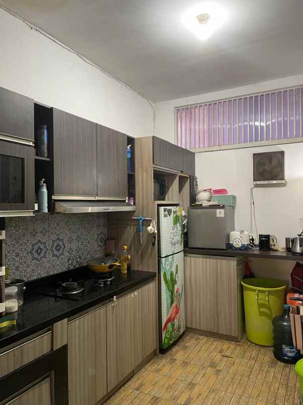 dijual rumah cisaraten kulon