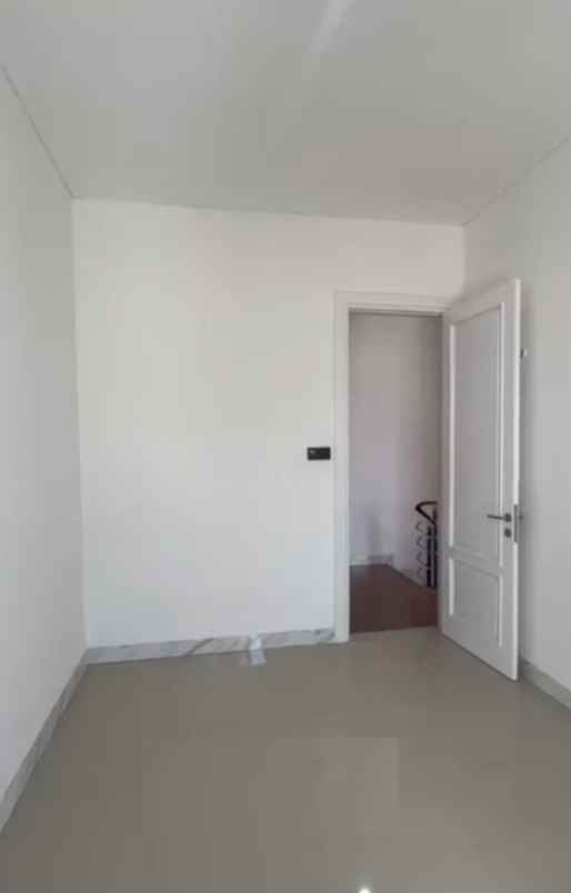 dijual rumah citraland utama