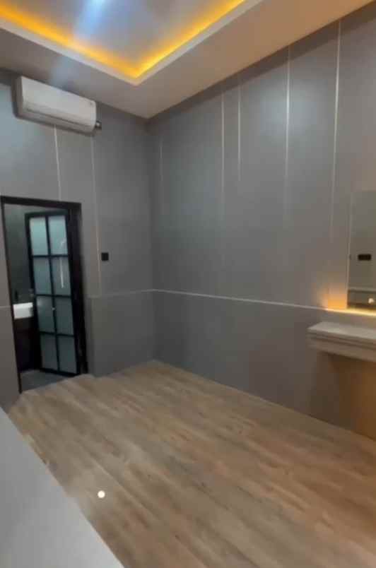 dijual rumah citraland utama