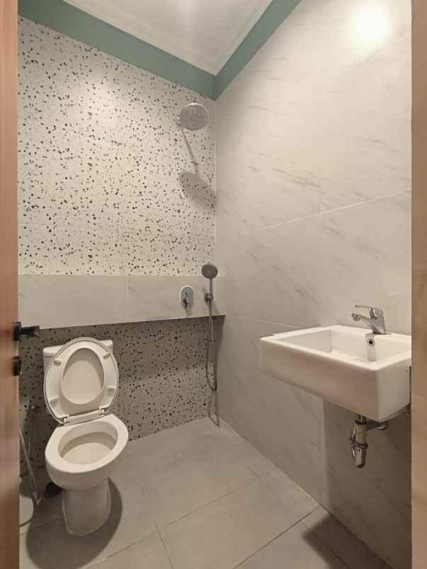 dijual rumah cluster aquatic garden