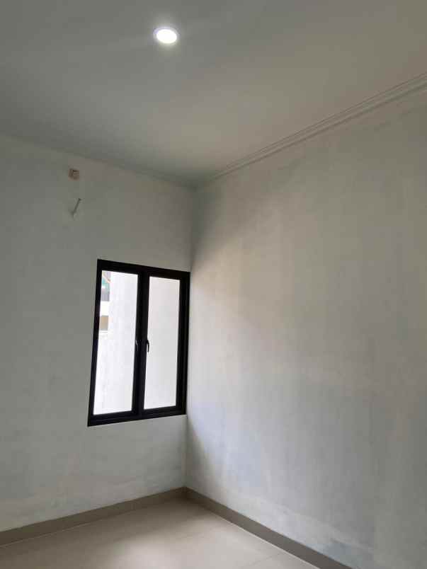 dijual rumah cluster di lewinanggung depok