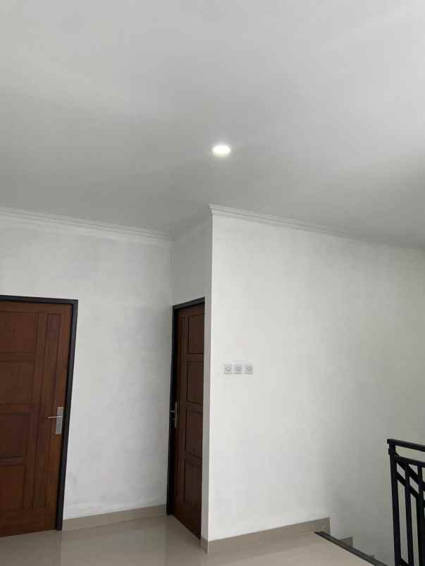 dijual rumah cluster di lewinanggung depok