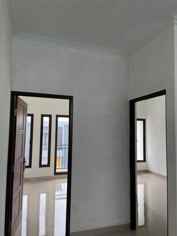 dijual rumah cluster di lewinanggung depok