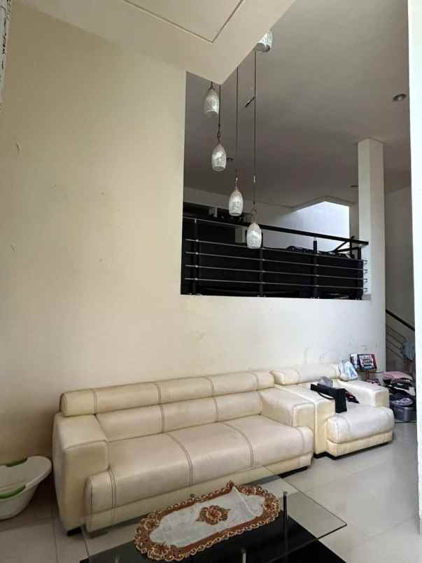 dijual rumah cluster east esplanade