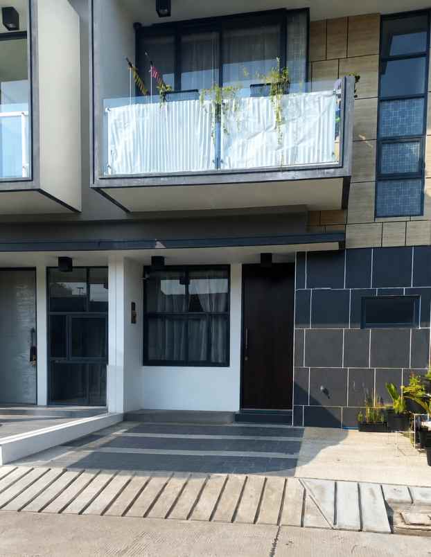 dijual rumah cluster flower garden