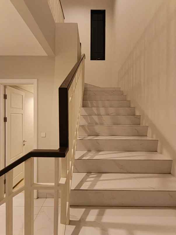 dijual rumah cluster jasmia summarecon