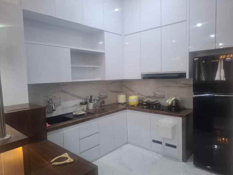 dijual rumah cluster mewah di solobaru