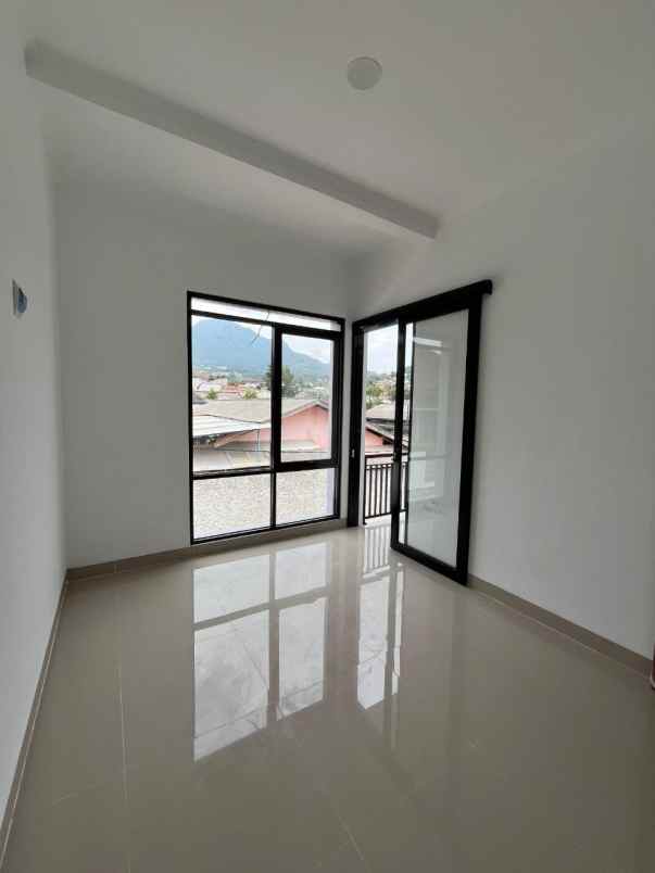 dijual rumah cluster nara house nagrog