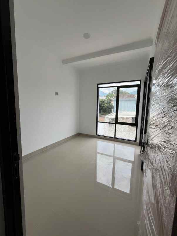 dijual rumah cluster nara house nagrog